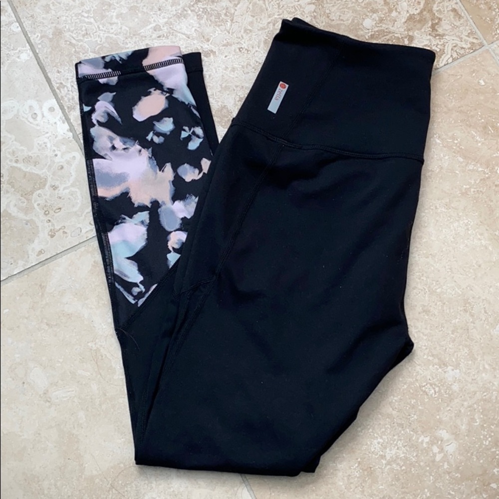 Zella high- waisted capri leggings size S